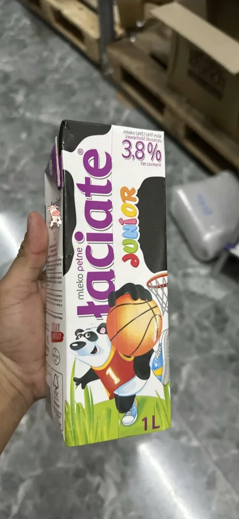 Sữa tươi Laciate nhập khẩu Ba Lan độ béo 3.8%