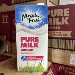 Sữa tươi tách béo Meadow Fresh Skimmed 1L